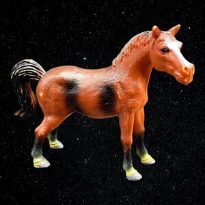 2006 Toy Major Trading CO Thoroughbred Horse Figure Brown 4”T 5.5”W